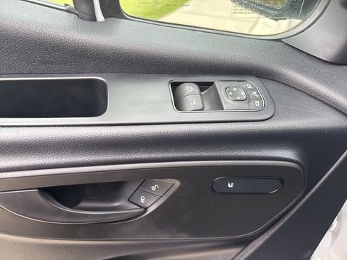 Used 2024 Mercedes-Benz Sprinter 2500 image 39