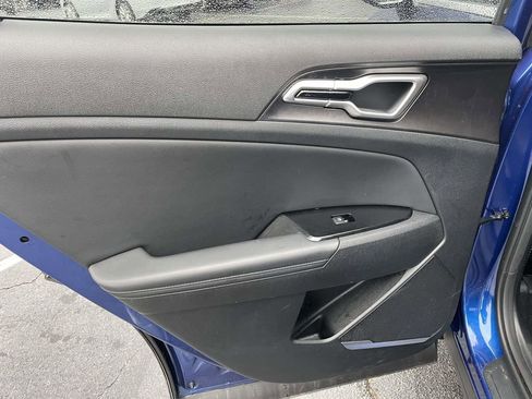 Used 2025 Kia Sportage EX w/ Premium Package image 21