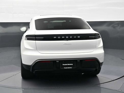 Certified 2025 Porsche Macan Electric RWD image 25