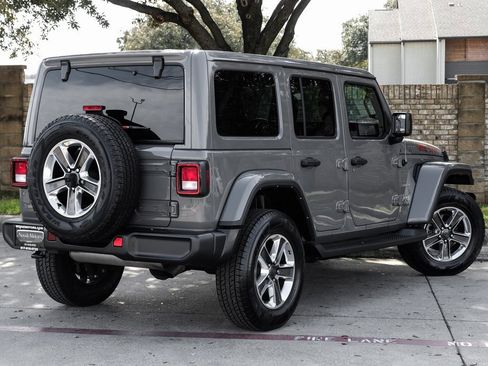 Used 2022 Jeep Wrangler Unlimited Sahara w/ Cold Weather Group image 15