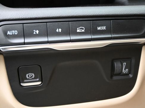 Used 2022 Cadillac Escalade ESV Premium Luxury image 27