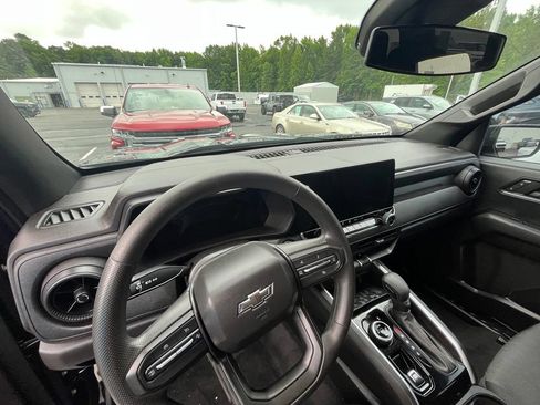 Used 2023 Chevrolet Colorado Trail Boss w/ Advanced Trailering Package AWD/4WD image 10