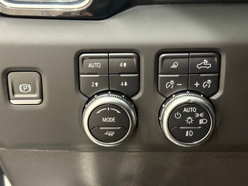 Used 2024 GMC Sierra 1500 Denali image 32