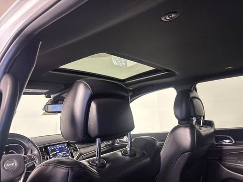 Certified 2020 Jeep Grand Cherokee Limited w/ Trailer Tow Group IV image 25