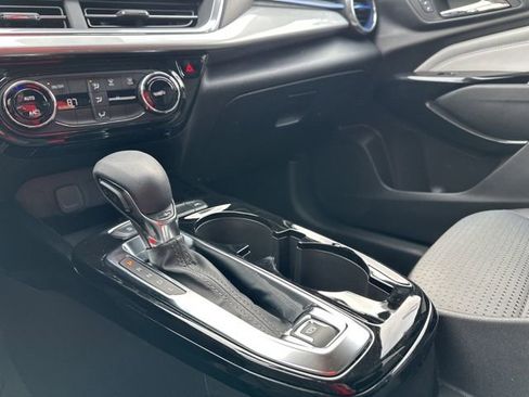 Used 2024 Chevrolet Trax LT image 21