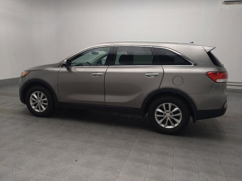 Used 2016 Kia Sorento FWD image 3