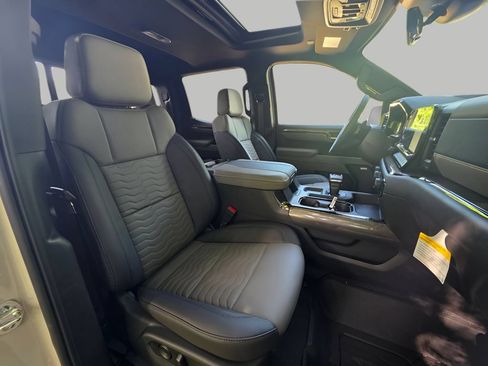 New 2026 Chevrolet Silverado 1500 ZR2 w/ Dark Appearance Package AWD/4WD image 12