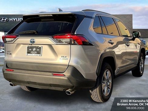 Used 2024 Toyota RAV4 XLE image 9