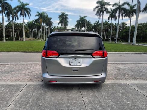 Used 2021 Chrysler Voyager Lxi FWD image 18