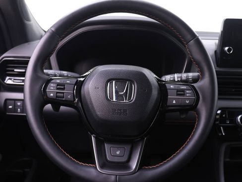 Certified 2025 Honda Pilot TrailSport image 14