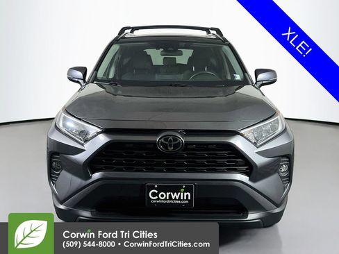 Used 2021 Toyota RAV4 XLE w/ Convenience Package AWD/4WD image 4