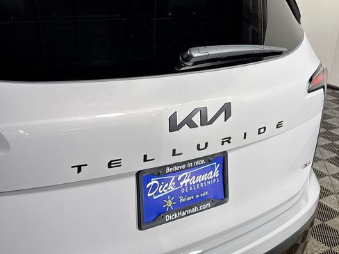Used 2025 Kia Telluride AWD image 25