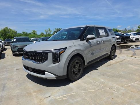 New 2027 Kia Carnival FWD image 4