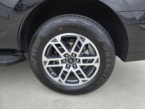 Used 2025 Ford Expedition Active RWD image 29