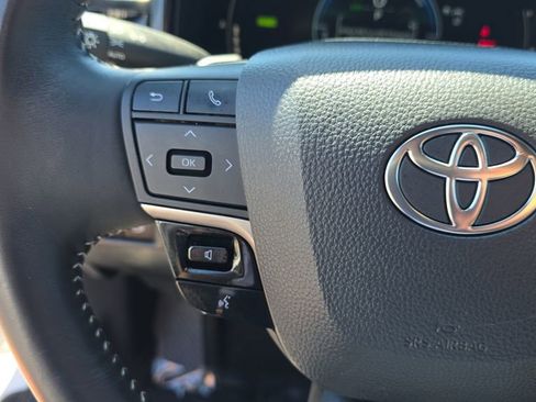 Used 2025 Toyota Camry SE w/ Multimedia Upgrade Package FWD image 21