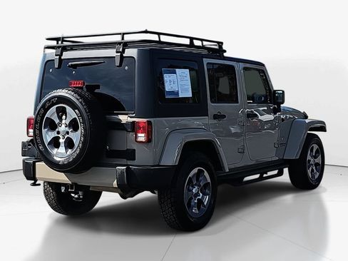 Used 2016 Jeep Wrangler Unlimited Sahara image 5