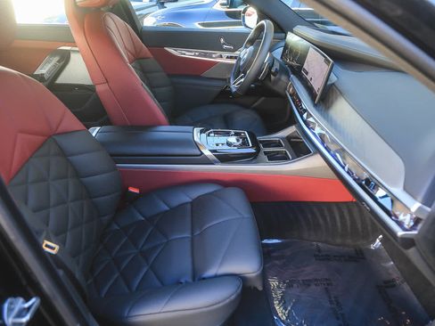 Certified 2025 BMW 740i image 13