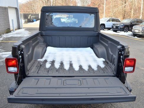 New 2026 Jeep Gladiator Sport image 32