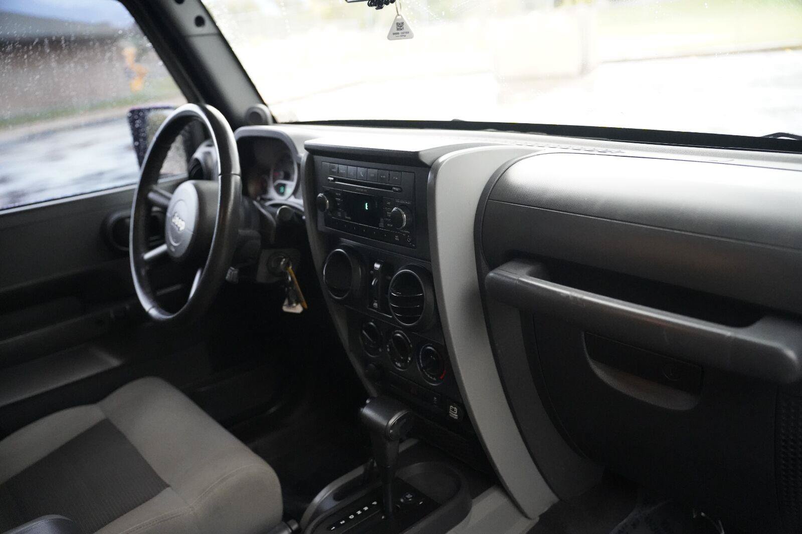 Used 2010 Jeep Wrangler Unlimited Sport AWD/4WD image 23