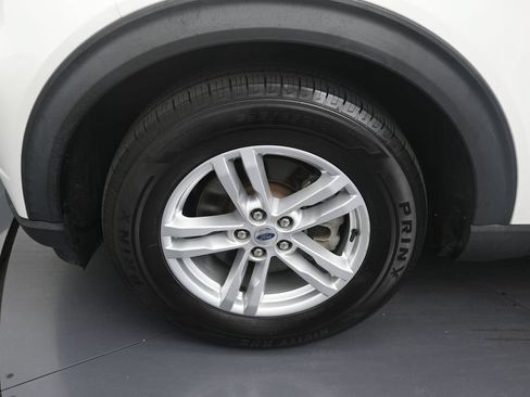 Used 2020 Ford Explorer XLT w/ Equipment Group 202A RWD image 9