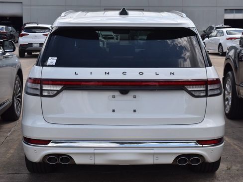 Used 2025 Lincoln Aviator Black Label AWD/4WD image 8