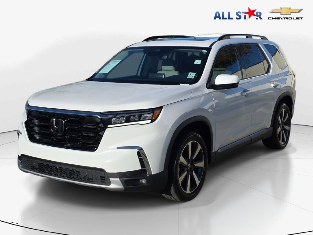 Used 2025 Honda Pilot Touring image 8