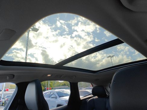 Used 2025 Volvo XC60 B5 Core image 22