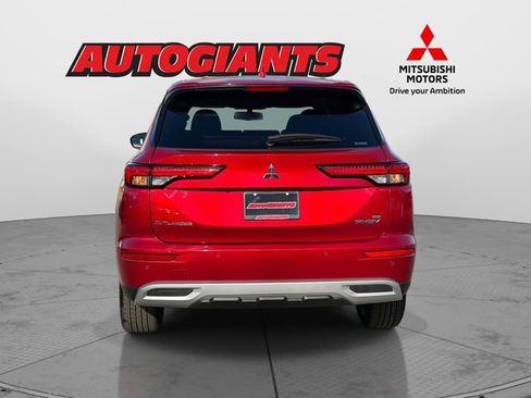 New 2025 Mitsubishi Outlander SE image 3