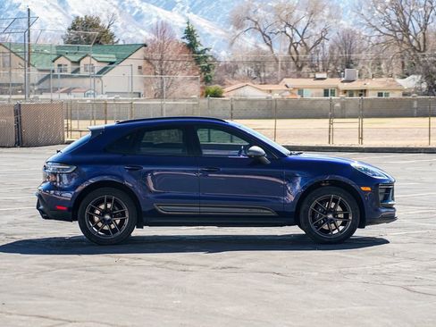Used 2023 Porsche Macan Turbo image 4