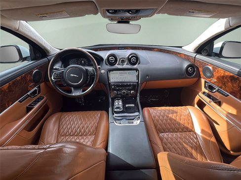 Used 2018 Jaguar XJ L Portfolio AWD/4WD image 26