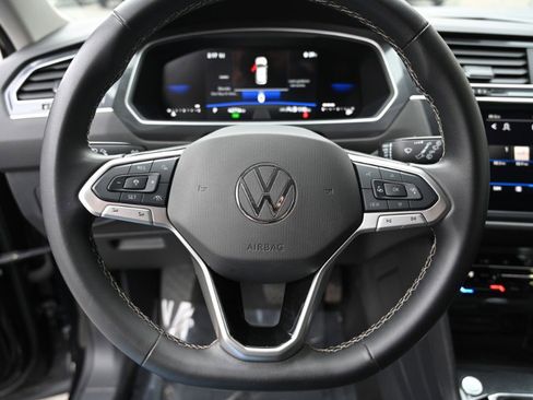 Used 2024 Volkswagen Tiguan SE image 20