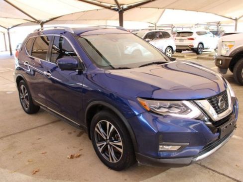 Used 2018 Nissan Rogue SL w/ Premium Package image 1
