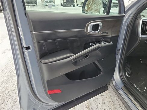 Certified 2024 Kia Sorento SX Prestige image 6