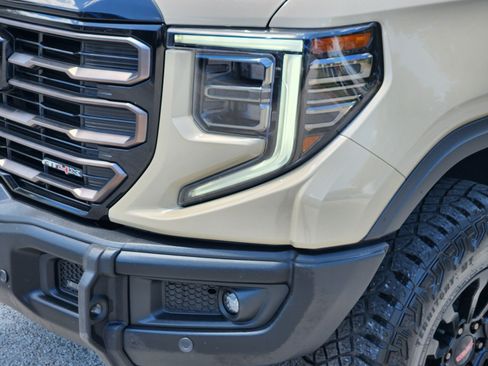Used 2023 GMC Sierra 1500 AT4X AWD/4WD image 28