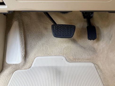 Used 2013 Lexus LX 570 4WD w/ Luxury Pkg image 75