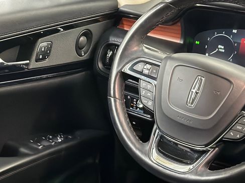 Certified 2022 Lincoln Nautilus Reserve w/ Equipment Group 201A image 22