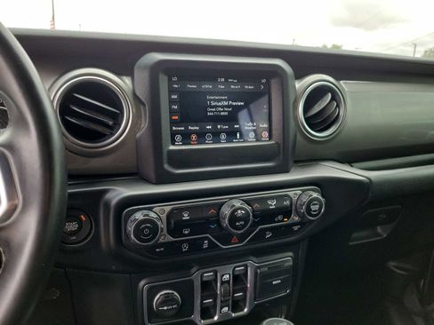 Used 2020 Jeep Wrangler Unlimited Sahara AWD/4WD image 29