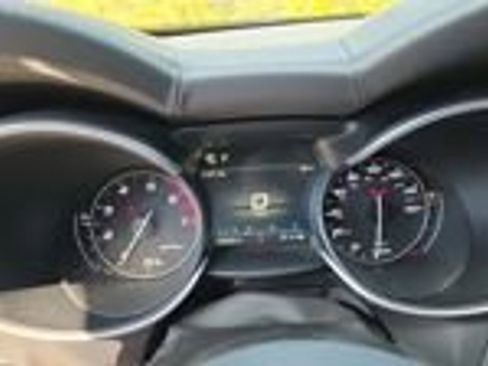 Used 2022 Alfa Romeo Stelvio Veloce image 16