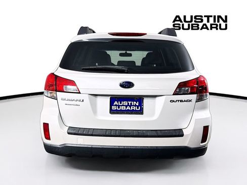 Used 2010 Subaru Outback 2.5i Limited AWD/4WD image 6
