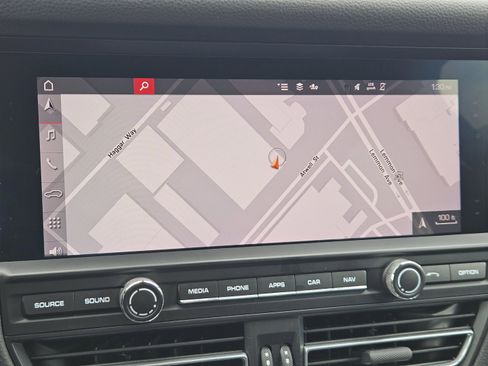 Certified 2020 Porsche Macan image 17