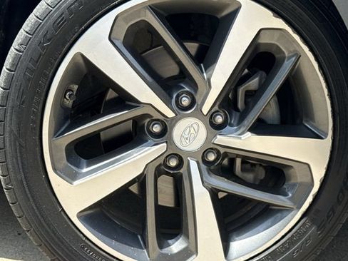 Used 2019 Hyundai Kona Ultimate FWD image 10