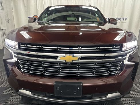 Used 2023 Chevrolet Suburban High Country AWD/4WD image 4