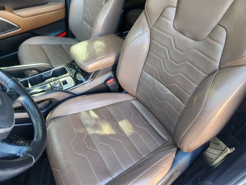 Used 2022 Kia Telluride SX w/ SX Prestige Package image 12