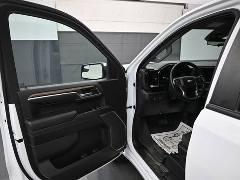 Used 2023 Chevrolet Silverado 1500 LT w/ Protection Package image 9