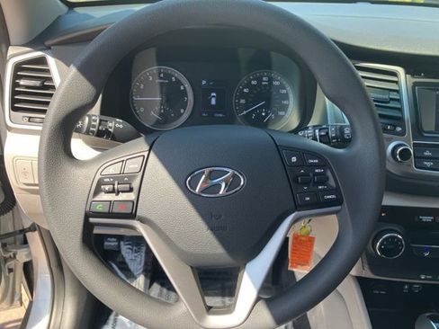 Used 2017 Hyundai Tucson SE image 12