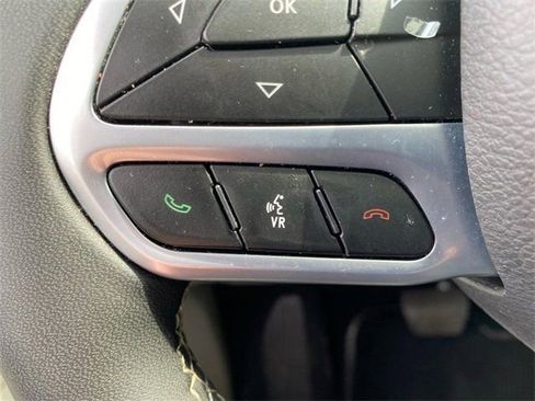 Used 2023 Chrysler Pacifica Limited image 31