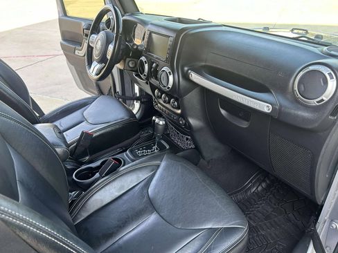 Used 2016 Jeep Wrangler Unlimited Rubicon image 20