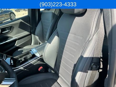 Used 2025 Mercedes-Benz C 300 Sedan image 31