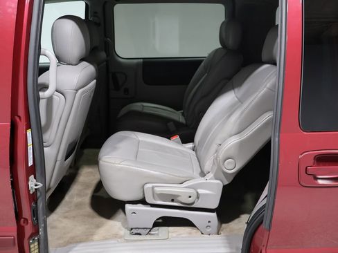 Used 2005 Chevrolet Uplander LT w/ Premium Seating Package image 17