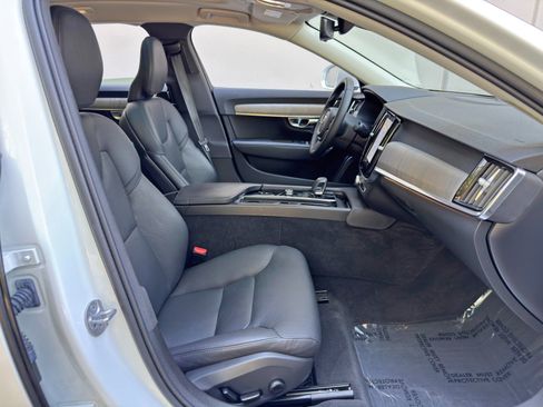 Used 2023 Volvo S90 B6 Plus w/ Protection Package Premier image 16